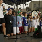 23.07.2016 Kielce. Pielgrzymi na Światowe Dni Młodzieży bawią się na Rynku. / Jarosław Kubalski / Radio Kielce