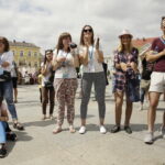 23.07.2016 Kielce. Pielgrzymi na Światowe Dni Młodzieży bawią się na Rynku. / Jarosław Kubalski / Radio Kielce