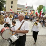 23.07.2016 Kielce. Pielgrzymi podczas przemarszu z Placu NMP na Kolporter Arenę. / Jarosław Kubalski / Radio Kielce