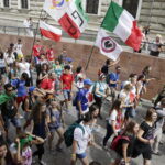 23.07.2016 Kielce. Pielgrzymi podczas przemarszu z Placu NMP na Kolporter Arenę. / Jarosław Kubalski / Radio Kielce