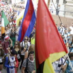 23.07.2016 Kielce. Pielgrzymi podczas przemarszu z Placu NMP na Kolporter Arenę. / Jarosław Kubalski / Radio Kielce