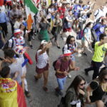 23.07.2016 Kielce. Pielgrzymi podczas przemarszu z Placu NMP na Kolporter Arenę. / Jarosław Kubalski / Radio Kielce