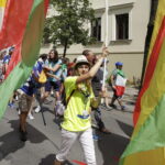 23.07.2016 Kielce. Pielgrzymi podczas przemarszu z Placu NMP na Kolporter Arenę. / Jarosław Kubalski / Radio Kielce