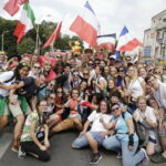 23.07.2016 Kielce. Pielgrzymi podczas przemarszu z Placu NMP na Kolporter Arenę. / Jarosław Kubalski / Radio Kielce