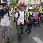 23.07.2016 Kielce. Pielgrzymi podczas przemarszu z Placu NMP na Kolporter Arenę. / Jarosław Kubalski / Radio Kielce