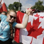 23.07.2016 Kielce. Pielgrzymi podczas przemarszu z Placu NMP na Kolporter Arenę. / Jarosław Kubalski / Radio Kielce