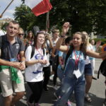 23.07.2016 Kielce. Pielgrzymi podczas przemarszu z Placu NMP na Kolporter Arenę. / Jarosław Kubalski / Radio Kielce