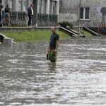 28.07.2016 Kielce. Przez miasto przeszła ulewa. Zalana ulica Bodzentyńska. / Jarosław Kubalski / Radio Kielce
