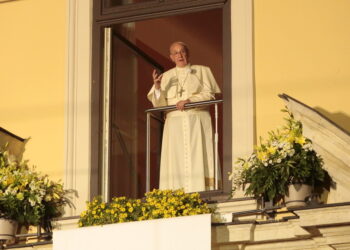 27.06.2016. Papież Franciszek w oknie papieskim na Franciszkańskiej 3 / Włodzimierz Batóg / Radio Kielce