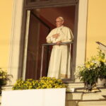 27.06.2016. Papież Franciszek w oknie papieskim na Franciszkańskiej 3 / Włodzimierz Batóg / Radio Kielce