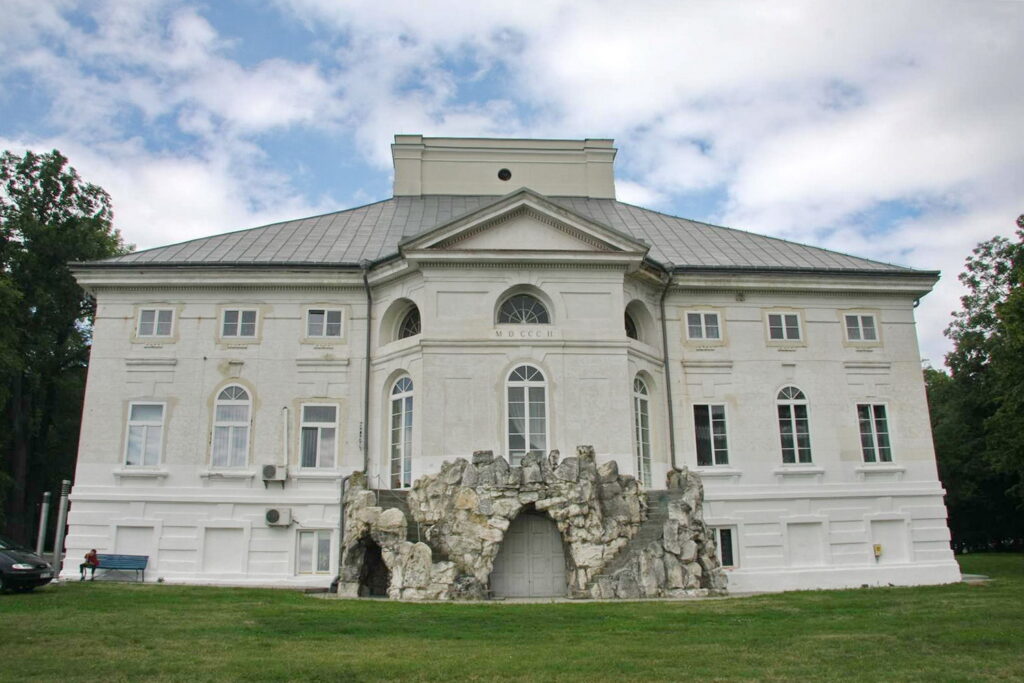 Pałac Badenich przywita wjeżdżających do gminy