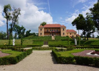 28.06.2016 Wakacje z duchami historii - Podzamcze Chęcińskie / Stanisław Blinstrub / Radio Kielce