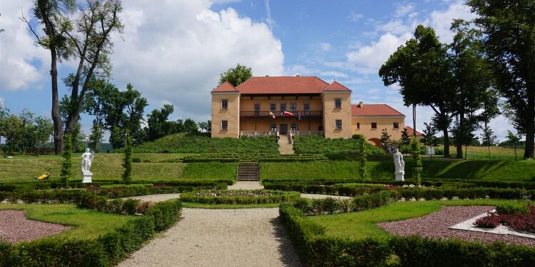 Wakacyjny quiz Radia Kielce - Radio Kielce 28.06.2016 Wakacje z duchami historii - Podzamcze Chęcińskie / Stanisław Blinstrub / Radio Kielce