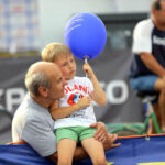 1.7.2016 Kielce. 27 Międzynarodowy Wyścig Kolarski Solidarności i Olimpijczyków. Finał 4 etapu. Widzowie oczekiwali na mecie kilkadziesiąt minut przed przyjazdem kolarzy. / Wojciech Habdas / Radio Kielce