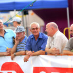 1.7.2016 Kielce. 27 Międzynarodowy Wyścig Kolarski Solidarności i Olimpijczyków. Finał 4 etapu. Widzowie oczekiwali na mecie kilkadziesiąt minut przed przyjazdem kolarzy. / Wojciech Habdas / Radio Kielce