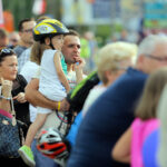 1.7.2016 Kielce. 27 Międzynarodowy Wyścig Kolarski Solidarności i Olimpijczyków. Finał 4 etapu. Widzowie oczekiwali na mecie kilkadziesiąt minut przed przyjazdem kolarzy. / Wojciech Habdas / Radio Kielce