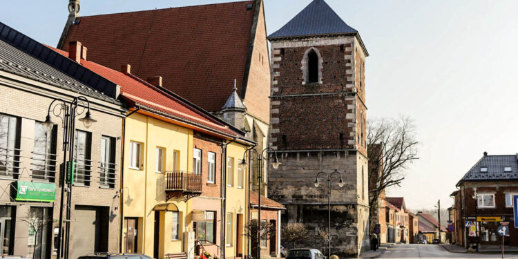 17.3.2016 Wiślica. Rynek. / Wojciech Habdas / Radio Kielce