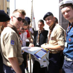 20.7.2016 Kielce. Francuscy skauci po mszy w kościele akademickim wyruszyli pieszo do Chęcin. / Wojciech Habdas / Radio Kielce