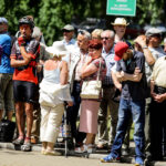 04.07.2016 Kielce. Prezydent Andrzej Duda złożył kwiaty pod kamienicą Planty 7/9 / Wojciech Habdas / Radio Kielce