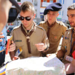 20.7.2016 Kielce. Francuscy skauci po mszy w kościele akademickim wyruszyli pieszo do Chęcin. / Wojciech Habdas / Radio Kielce