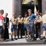 20.7.2016 Kielce. Francuscy skauci po mszy w kościele akademickim wyruszyli pieszo do Chęcin. / Wojciech Habdas / Radio Kielce