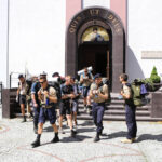 20.7.2016 Kielce. Francuscy skauci po mszy w kościele akademickim wyruszyli pieszo do Chęcin. / Wojciech Habdas / Radio Kielce