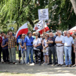 04.07.2016 Kielce. Prezydent Andrzej Duda złożył kwiaty pod kamienicą Planty 7/9 / Wojciech Habdas / Radio Kielce