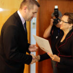 20.07.2016 Kielce. Wojewoda Świętokrzyski wręczyła kolejne promesy / Wojciech Habdas / Radio Kielce