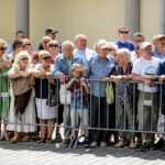 04.07.2016 Kielce. Prezydent Andrzej Duda złożył kwiaty pod kamienicą Planty 7/9 / Wojciech Habdas / Radio Kielce