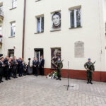 04.07.2016 Kielce. Prezydent Andrzej Duda złożył kwiaty pod kamienicą Planty 7/9 / Wojciech Habdas / Radio Kielce