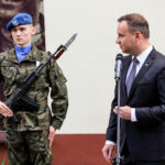 04.07.2016 Kielce. Prezydent Andrzej Duda złożył kwiaty pod kamienicą Planty 7/9 / Wojciech Habdas / Radio Kielce