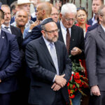 04.07.2016 Kielce. Prezydent Andrzej Duda złożył kwiaty pod kamienicą Planty 7/9 / Wojciech Habdas / Radio Kielce