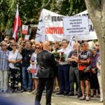 04.07.2016 Kielce. Prezydent Andrzej Duda złożył kwiaty pod kamienicą Planty 7/9 / Wojciech Habdas / Radio Kielce