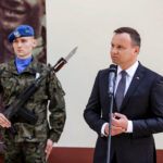 04.07.2016 Kielce. Prezydent Andrzej Duda złożył kwiaty pod kamienicą Planty 7/9 / Wojciech Habdas / Radio Kielce