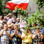04.07.2016 Kielce. Prezydent Andrzej Duda złożył kwiaty pod kamienicą Planty 7/9 / Wojciech Habdas / Radio Kielce