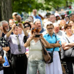 04.07.2016 Kielce. Prezydent Andrzej Duda złożył kwiaty pod kamienicą Planty 7/9 / Wojciech Habdas / Radio Kielce