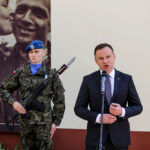 04.07.2016 Kielce. Prezydent Andrzej Duda złożył kwiaty pod kamienicą Planty 7/9 / Wojciech Habdas / Radio Kielce