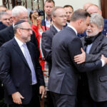 04.07.2016 Kielce. Prezydent Andrzej Duda złożył kwiaty pod kamienicą Planty 7/9 / Wojciech Habdas / Radio Kielce