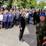 04.07.2016 Kielce. Prezydent Andrzej Duda złożył kwiaty pod kamienicą Planty 7/9 / Wojciech Habdas / Radio Kielce