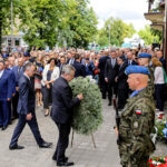 04.07.2016 Kielce. Prezydent Andrzej Duda złożył kwiaty pod kamienicą Planty 7/9 / Wojciech Habdas / Radio Kielce