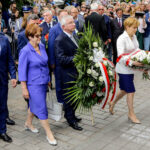 04.07.2016 Kielce. Prezydent Andrzej Duda złożył kwiaty pod kamienicą Planty 7/9 / Wojciech Habdas / Radio Kielce