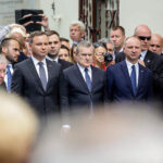 04.07.2016 Kielce. Prezydent Andrzej Duda złożył kwiaty pod kamienicą Planty 7/9 / Wojciech Habdas / Radio Kielce