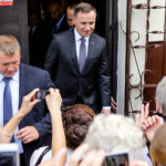 04.07.2016 Kielce. Prezydent Andrzej Duda złożył kwiaty pod kamienicą Planty 7/9 / Wojciech Habdas / Radio Kielce