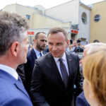 04.07.2016 Kielce. Prezydent Andrzej Duda złożył kwiaty pod kamienicą Planty 7/9 / Wojciech Habdas / Radio Kielce