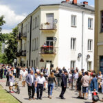 04.07.2016 Kielce. Prezydent Andrzej Duda złożył kwiaty pod kamienicą Planty 7/9 / Wojciech Habdas / Radio Kielce