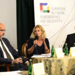 „Badacze wobec wydarzeń w Kielcach 4 lipca 1946 r." którą moderowała Dorota Koczwańska-Kalita (delegatura IPN w Kielcach). Uczestnikami debaty byli dr hab. Grzegorz Berendt (oddział IPN w Gdańsku), dr. hab. Bożena Szaynok (Uniwersytet Wrocławski), dr Ryszard Śmietanka-Kruszelnicki (delegatura IPN w Kielcach). / Wojciech Habdas / Radio Kielce