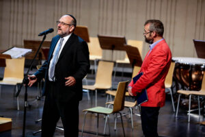 4.7.2016 Kielce. Koncert poprzedziła uroczystość wręczenia biskupowi Mieczysławowi Cisło honorowego wyróżnienia VIR BONUS, / Wojciech Habdas / Radio Kielce