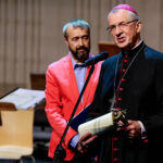 4.7.2016 Kielce. Koncert poprzedziła uroczystość wręczenia biskupowi Mieczysławowi Cisło honorowego wyróżnienia VIR BONUS, / Wojciech Habdas / Radio Kielce