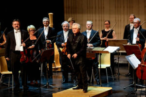 4.7.2016 Kielce. "Sinfonia Varsovia" zwieńczyła obchody 70. Rocznicy Pogromu Kieleckiego. Orkiestrę poprowadził Jerzy Maksymiuk. / Wojciech Habdas / Radio Kielce