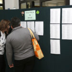 6.7.2016 Kielce. Listy pierwszoklasistów w IV Liceum Ogólnokształcącym / Wojciech Habdas / Radio Kielce